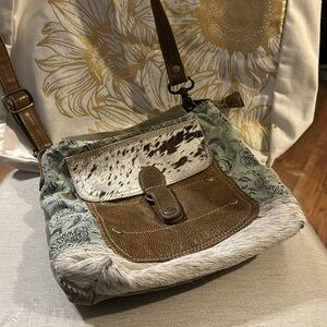 Myra crossover purse